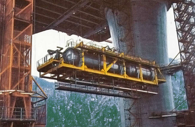 Heaving lifting equipment for installation on an oil rig