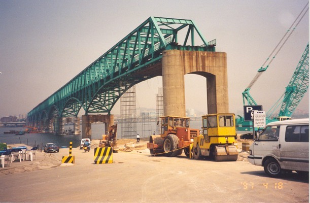 Lifting of Bridge Section - Dansang, Korea