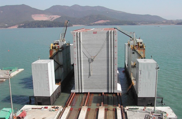 Transfer of Caissons - Kwangyang Sect. 3-2, Korea