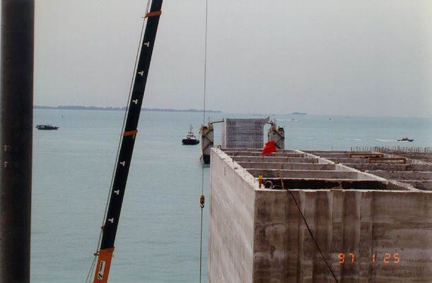 Transfer of Caissons - Pasir Panjang, Singapore